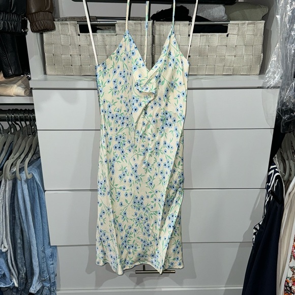 Zara Dresses & Skirts - Zara floral mini dress